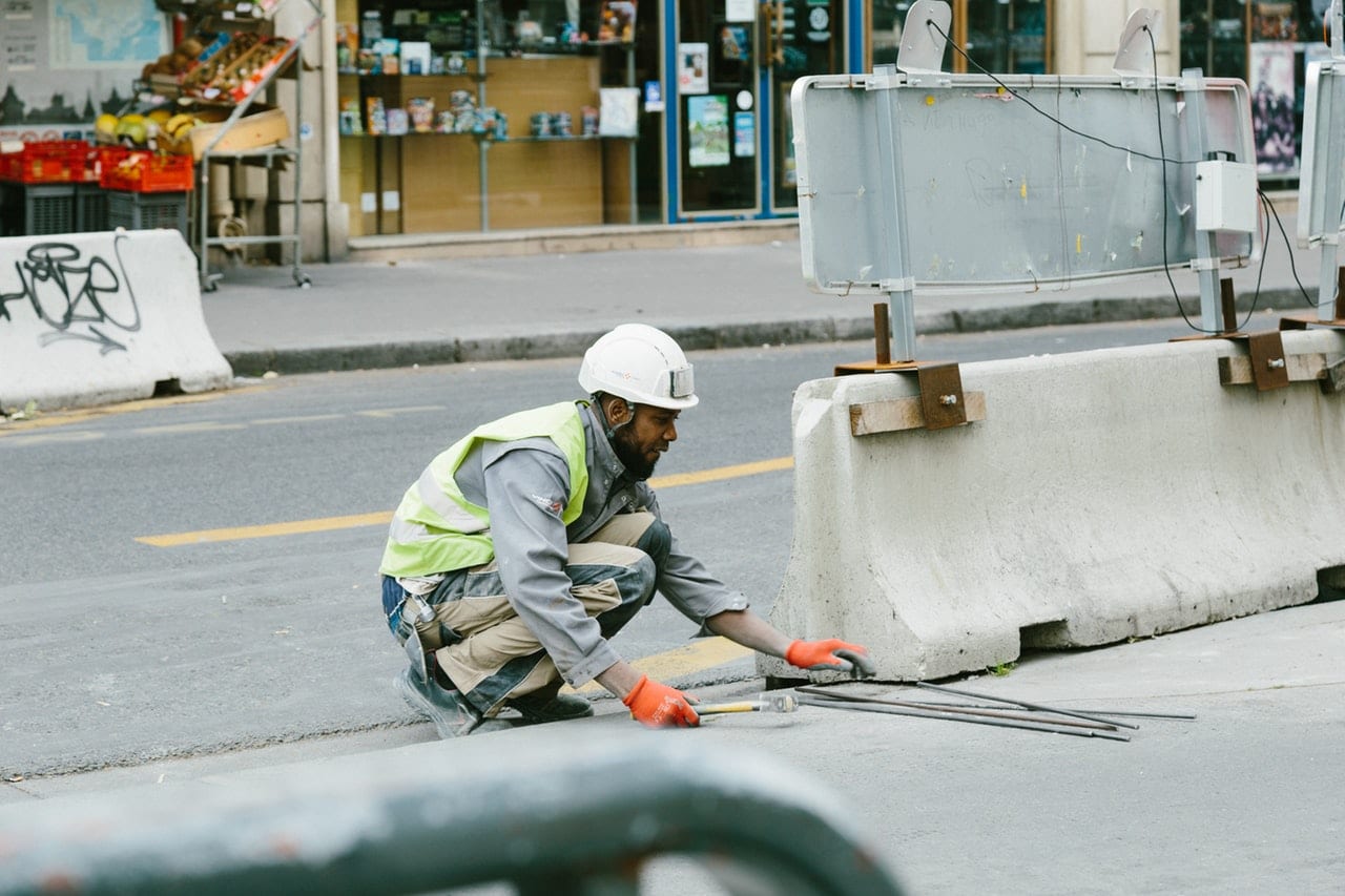 Ouvrier de chantier dans la rue